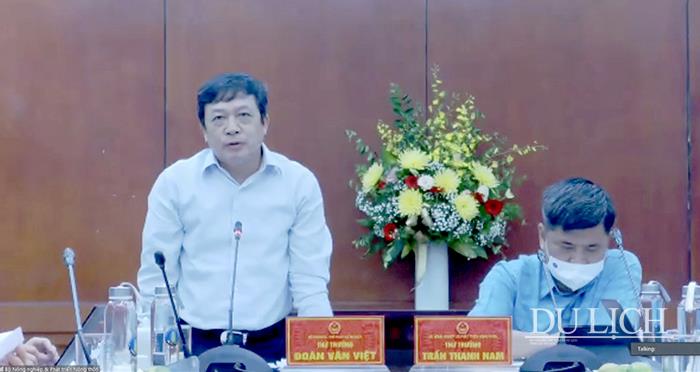 Thứ trưởng Bộ Văn hóa, Thể thao và Du lịch Đoàn Văn Việt phát biểu tại Diễn đàn